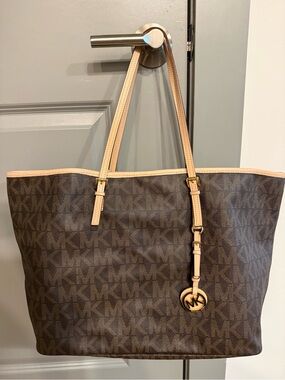 Michael Kors Jet Set Travel Tote